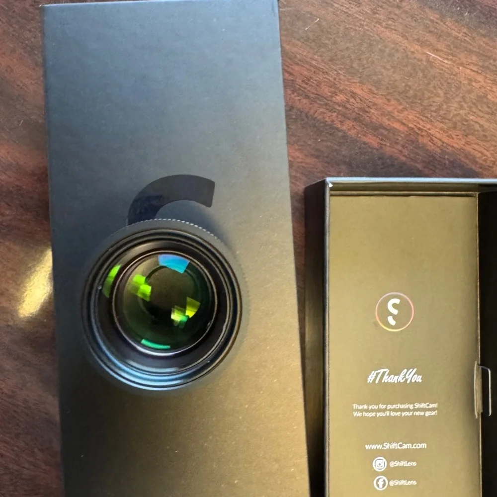 Professional quality pictures right from your cell phone’s camera.